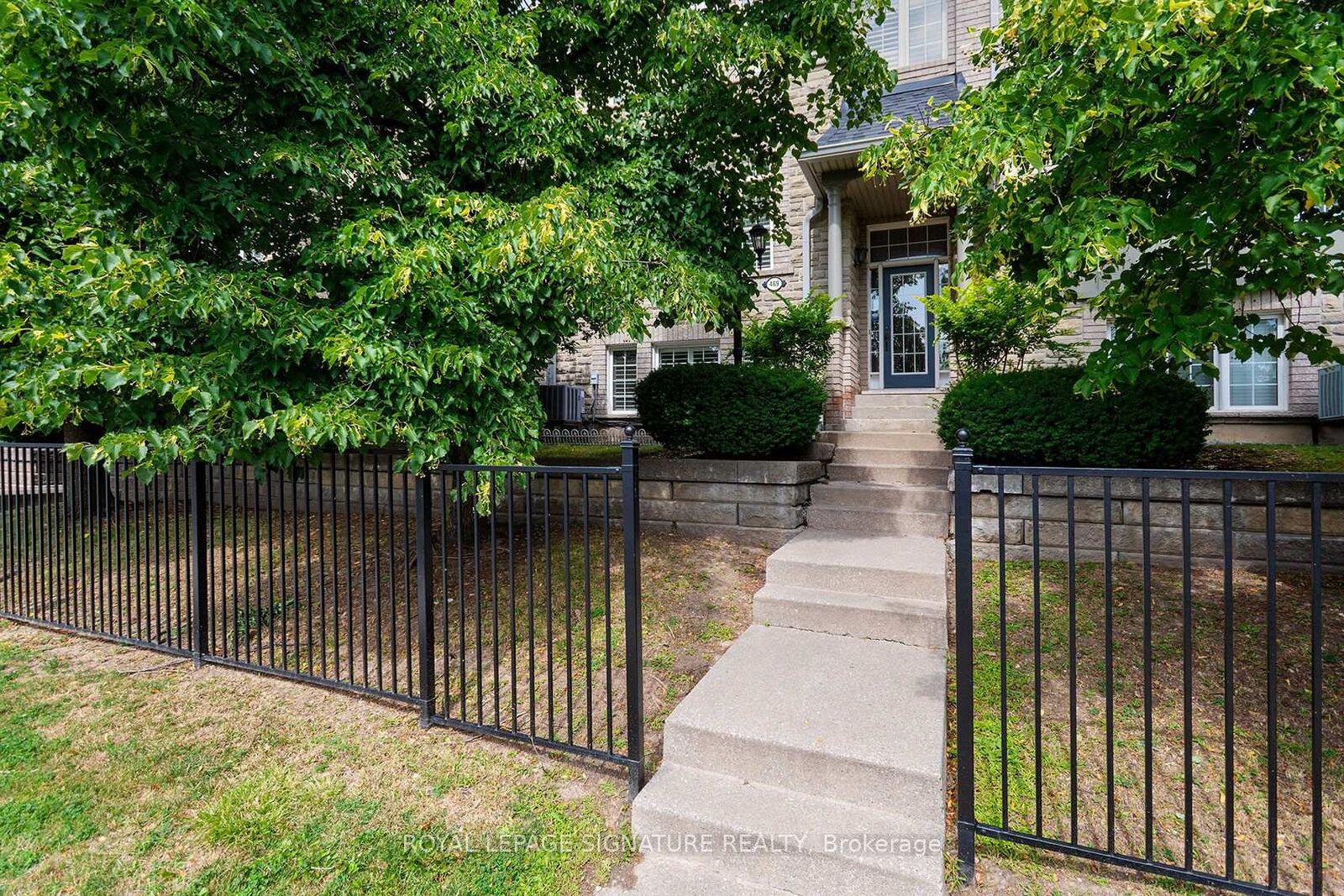 Property Photo: 469 Bristol Road W ON L5R 4G2