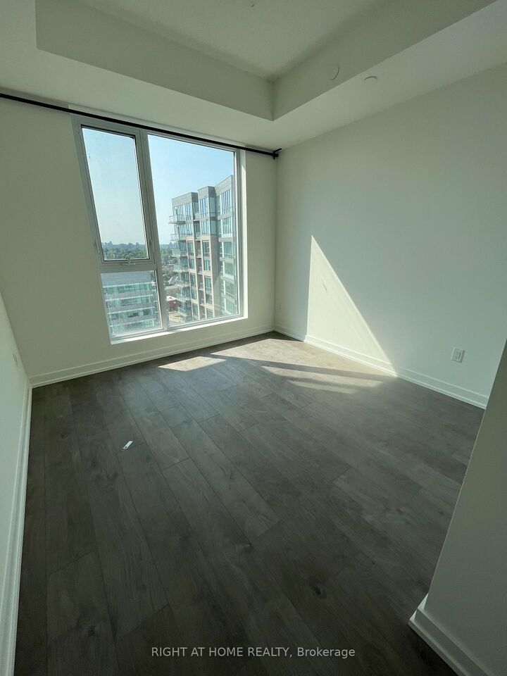 Property Photo:  55 Duke Street W 1501  ON N2H 0C9 