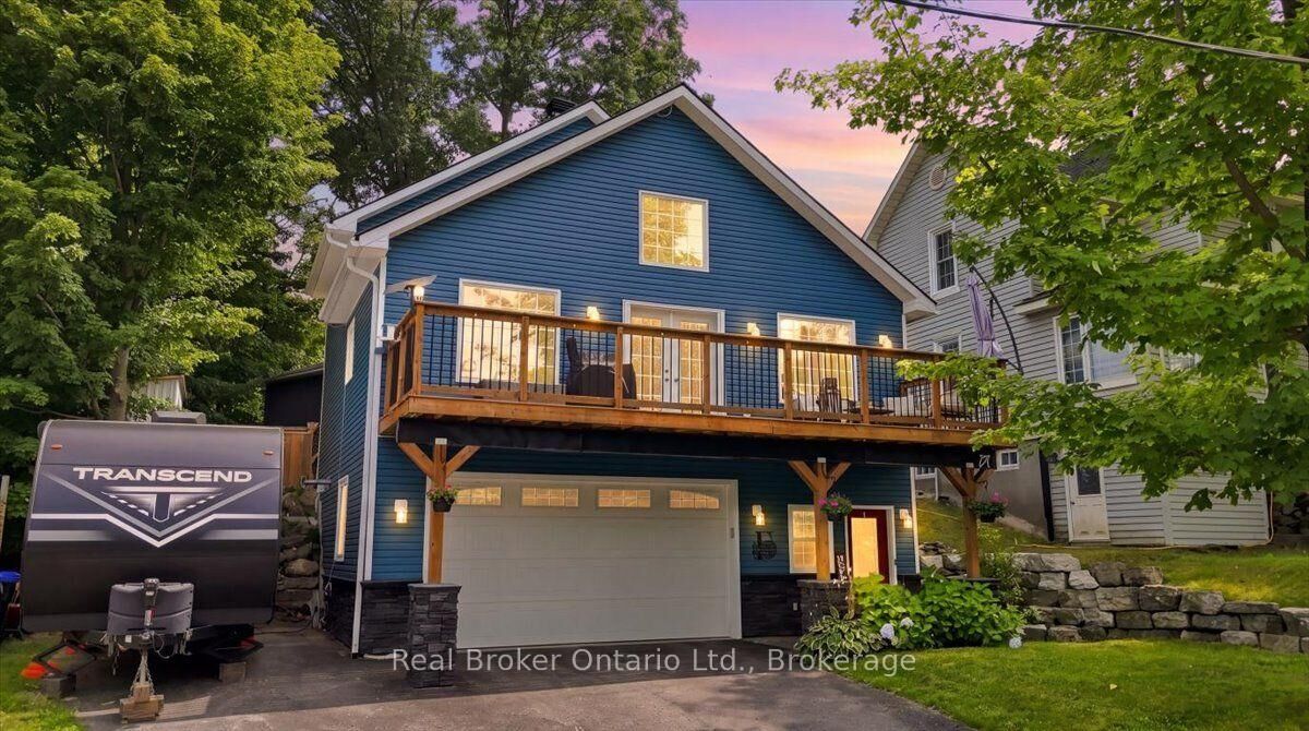 Property Photo: 1A Clarence Avenue ON L9M 1A9