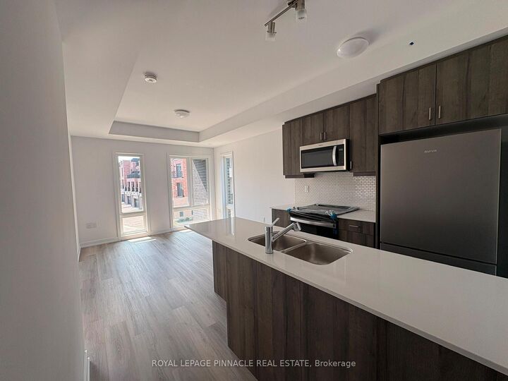 Property Photo:  3 Bancroft Lane 202  ON L4E 1M1 