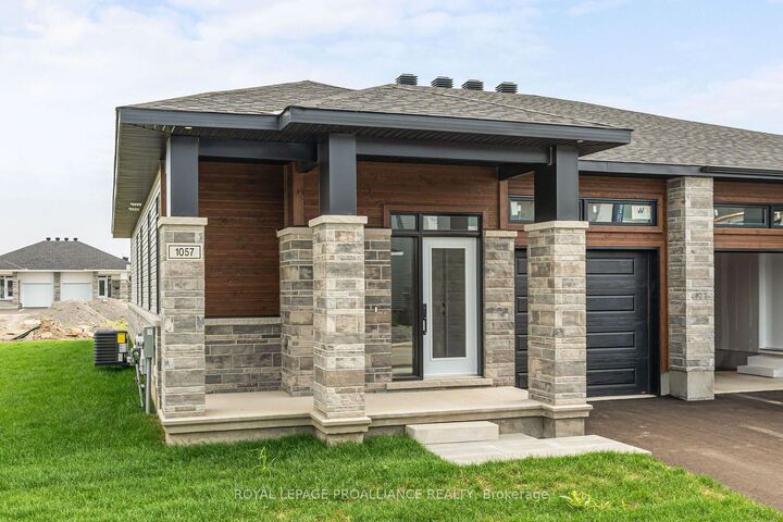 Property Photo: 1057 Moore Street ON K6V 0H1