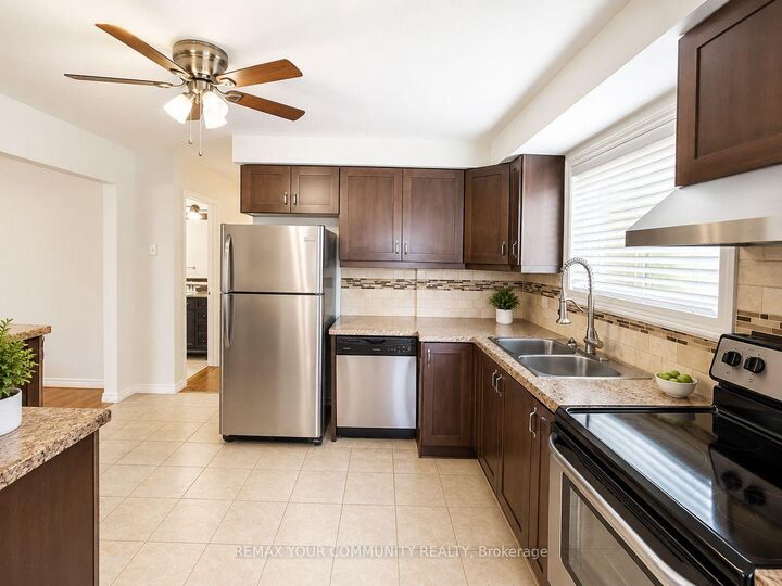 Property Photo: 376 Agar Avenue Upper ON L3Z 1H5