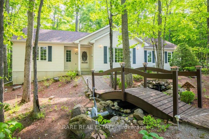 37 Boyd Crescent — photo 1
