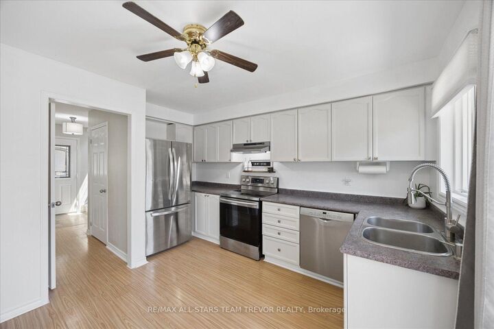 Property Photo:  98 Carrick Avenue  ON L4P 3R6 