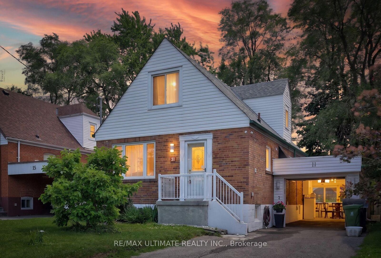 Property Photo: 11 Midholm Drive ON M1K 3A9