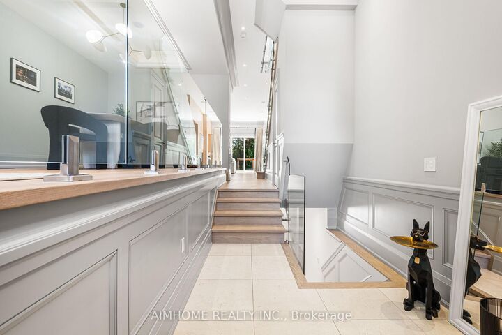 Property Photo: 191 Glengarry Avenue ON M5M 1E1