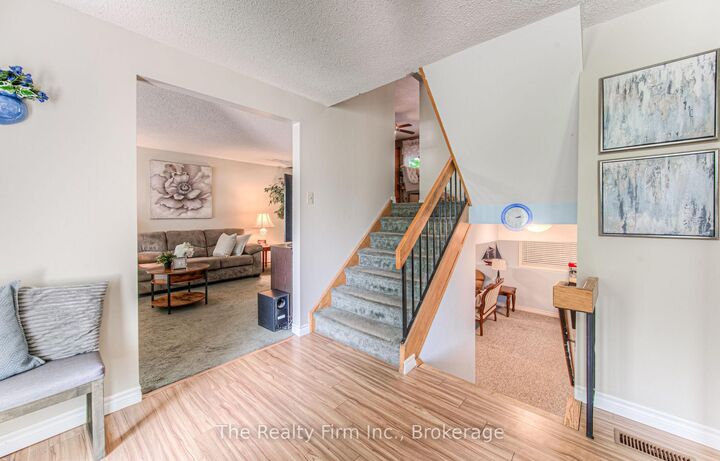 Property Photo: 82 Roseneath Crescent ON N2E 1V9