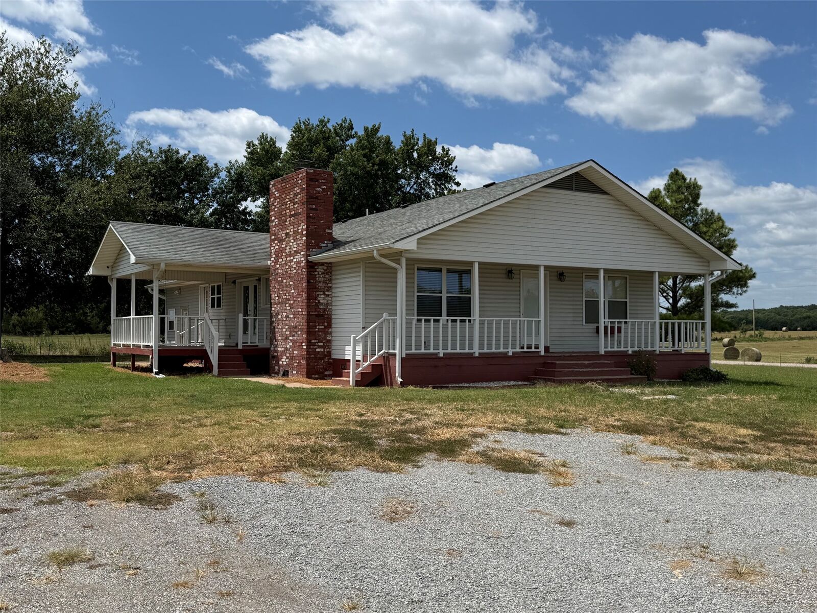 Property Photo: 438505 E 370 Road OK 74330