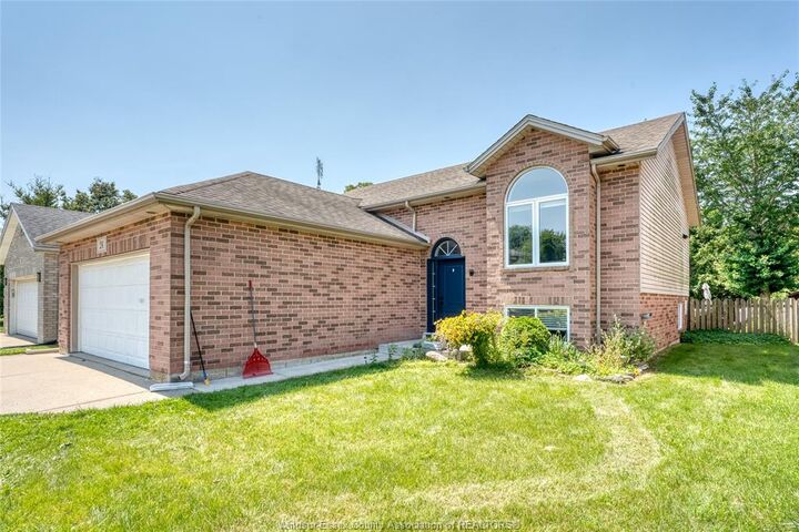 Property Photo: 24 Briarwood ON N0R 1G0