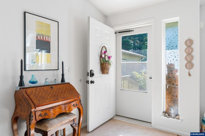 Property Photo:  607 Glenbrook Cir  OR 97439 