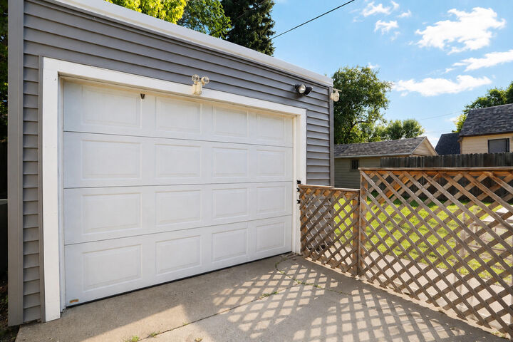 Property Photo: 1314 SE 5th Avenue SD 57401
