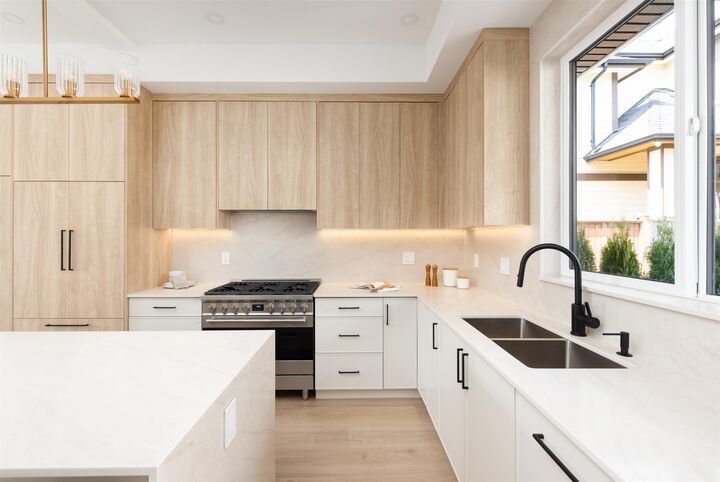 Property Photo: 753 Edgar Avenue 102 BC V3K 2J3