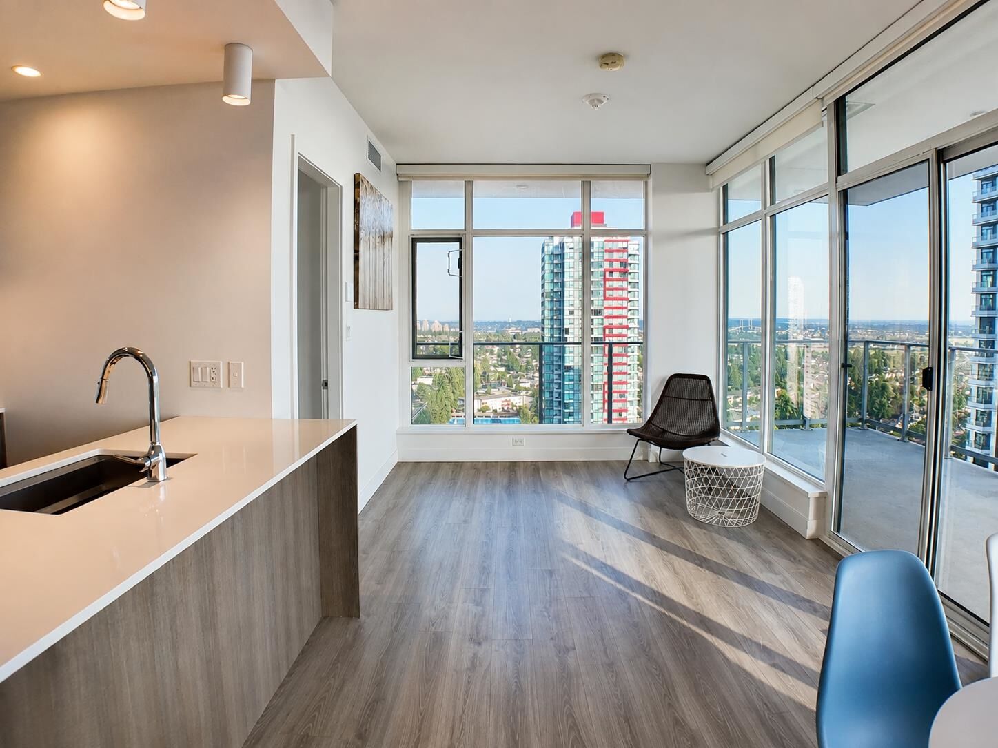 Property Photo: 6511 Sussex Avenue 1804 BC V5H 0K5