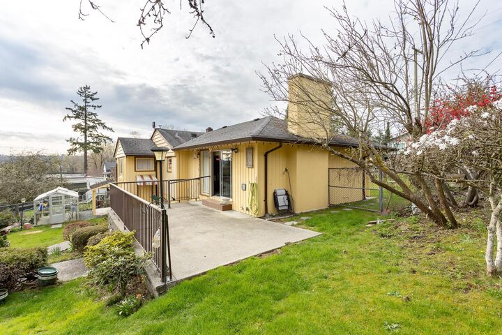 Property Photo: 1874 Hillside Avenue BC V3K 1K5