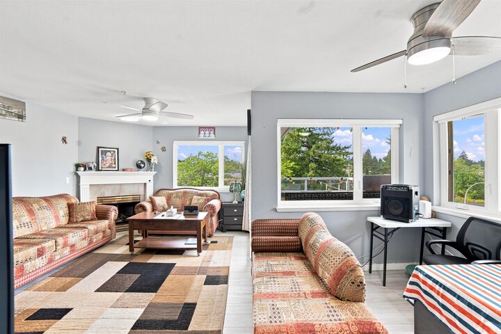 Property Photo: 8142 120A Street 411 BC V3W 0N1