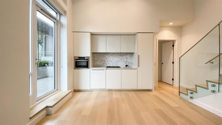 Property Photo:  1365 Davie Street 506  BC V6E 1N5 