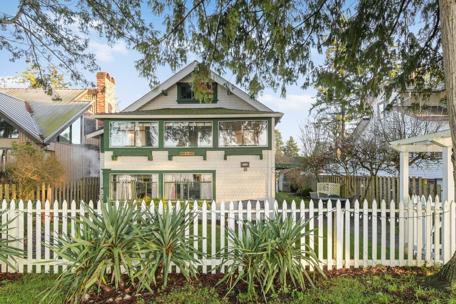 Property Photo:  3043 O'Hara Lane Lower  BC V4A 3E6 