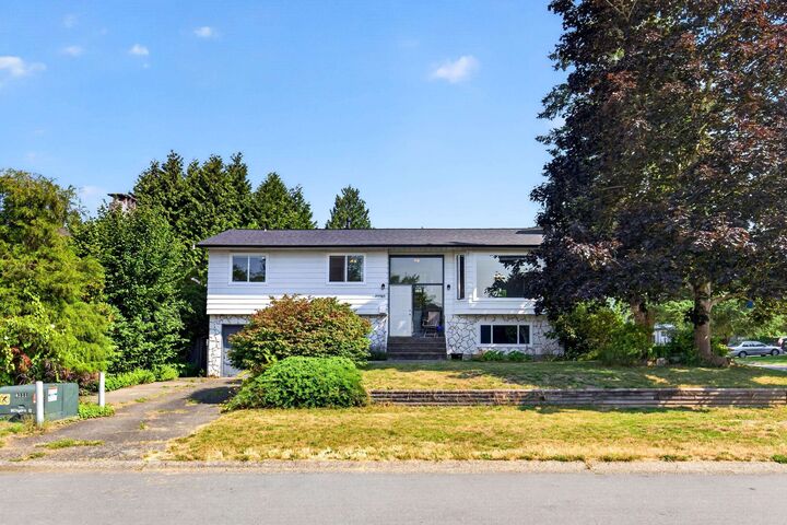 33383 Whidden Avenue — photo 1