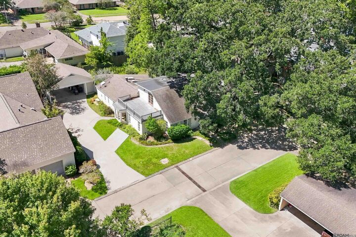 Property Photo: 943 Finchley Ct LA 70806