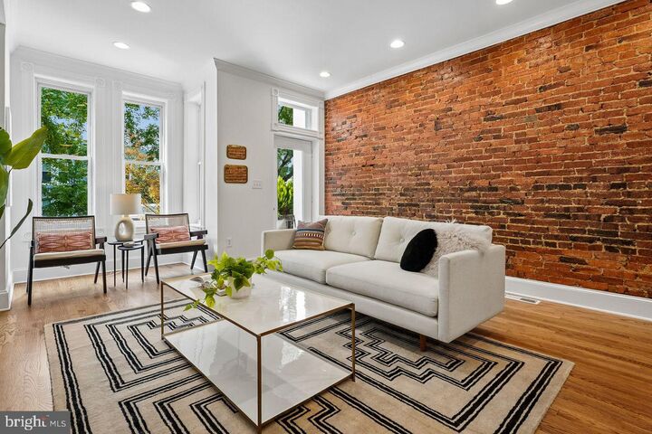 Property Photo:  720 L Street NE  DC 20002 