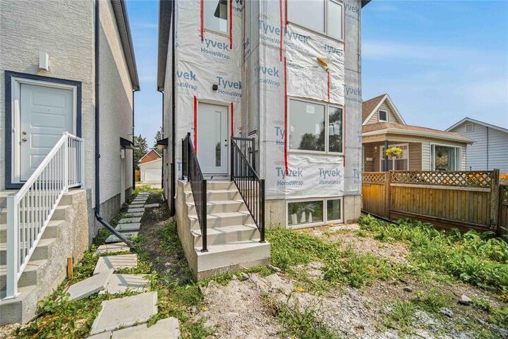 Property Photo: 49 Lansdowne Avenue MB R2W 0G1