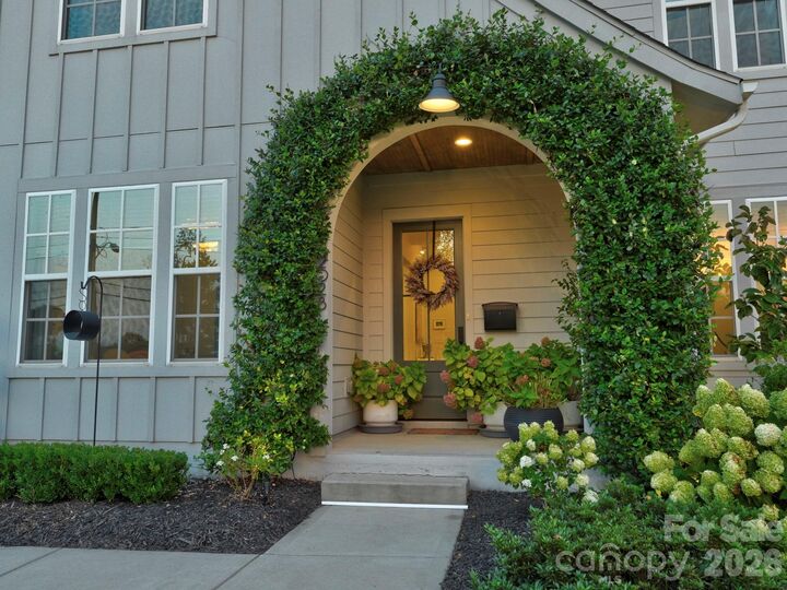 Property Photo:  2028 Eaton Road  NC 28205 
