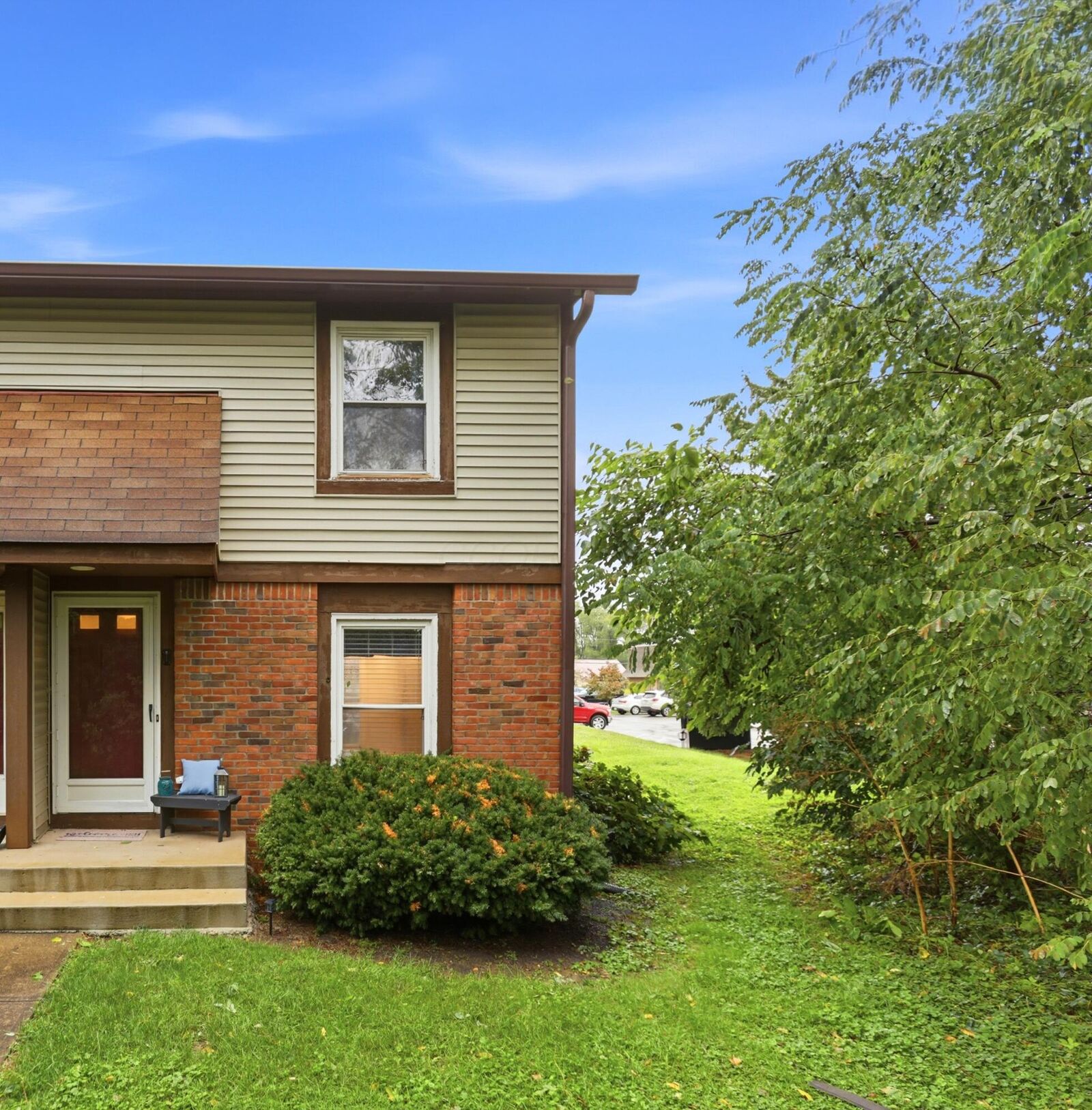 Property Photo: 1868 Stanhope Drive OH 43055