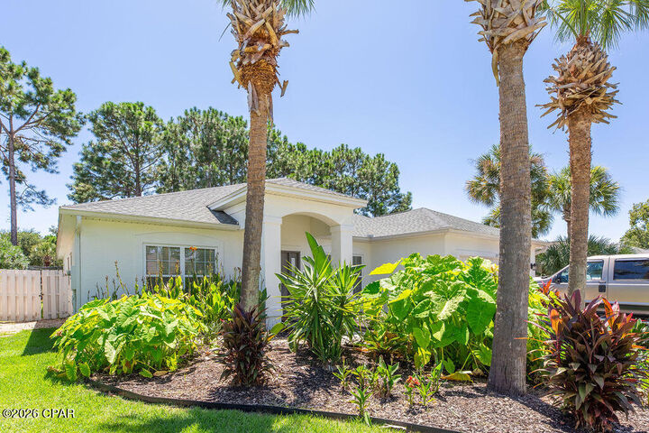 Property Photo:  205 Windsor Way  FL 32413 