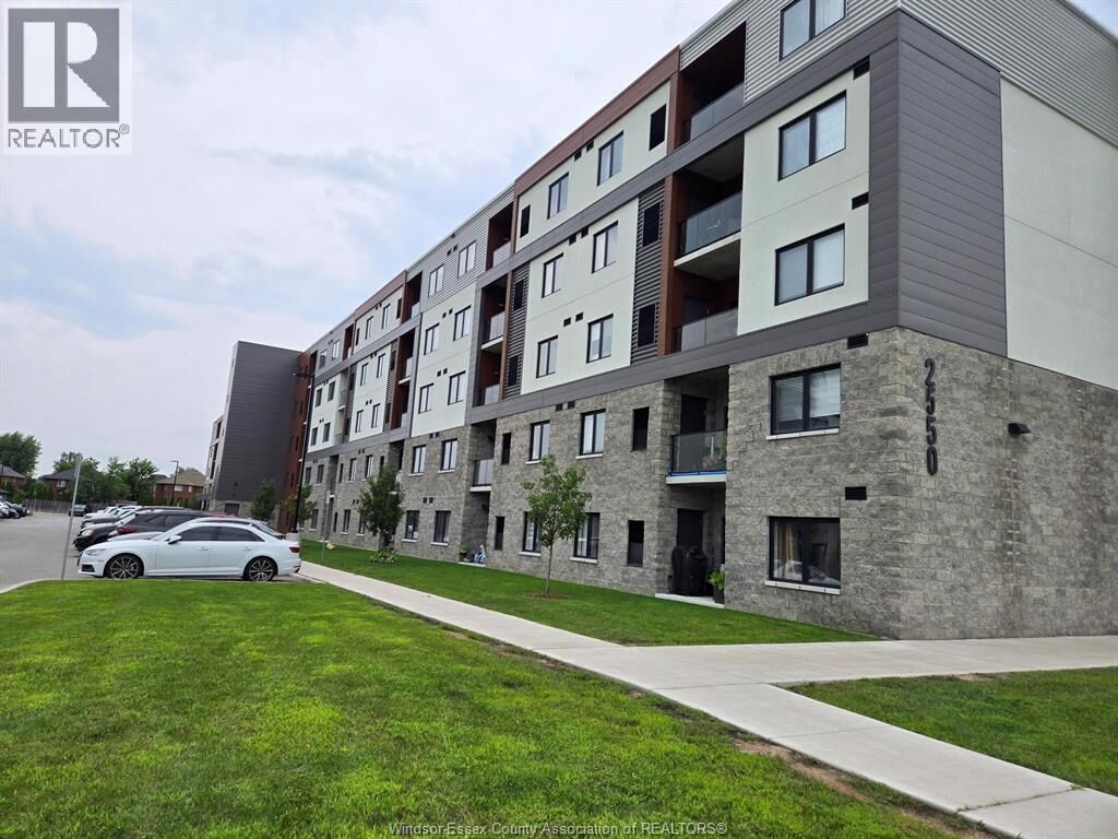 Property Photo:  2550 Sandwich West Parkway 108  ON N9H 2R6 