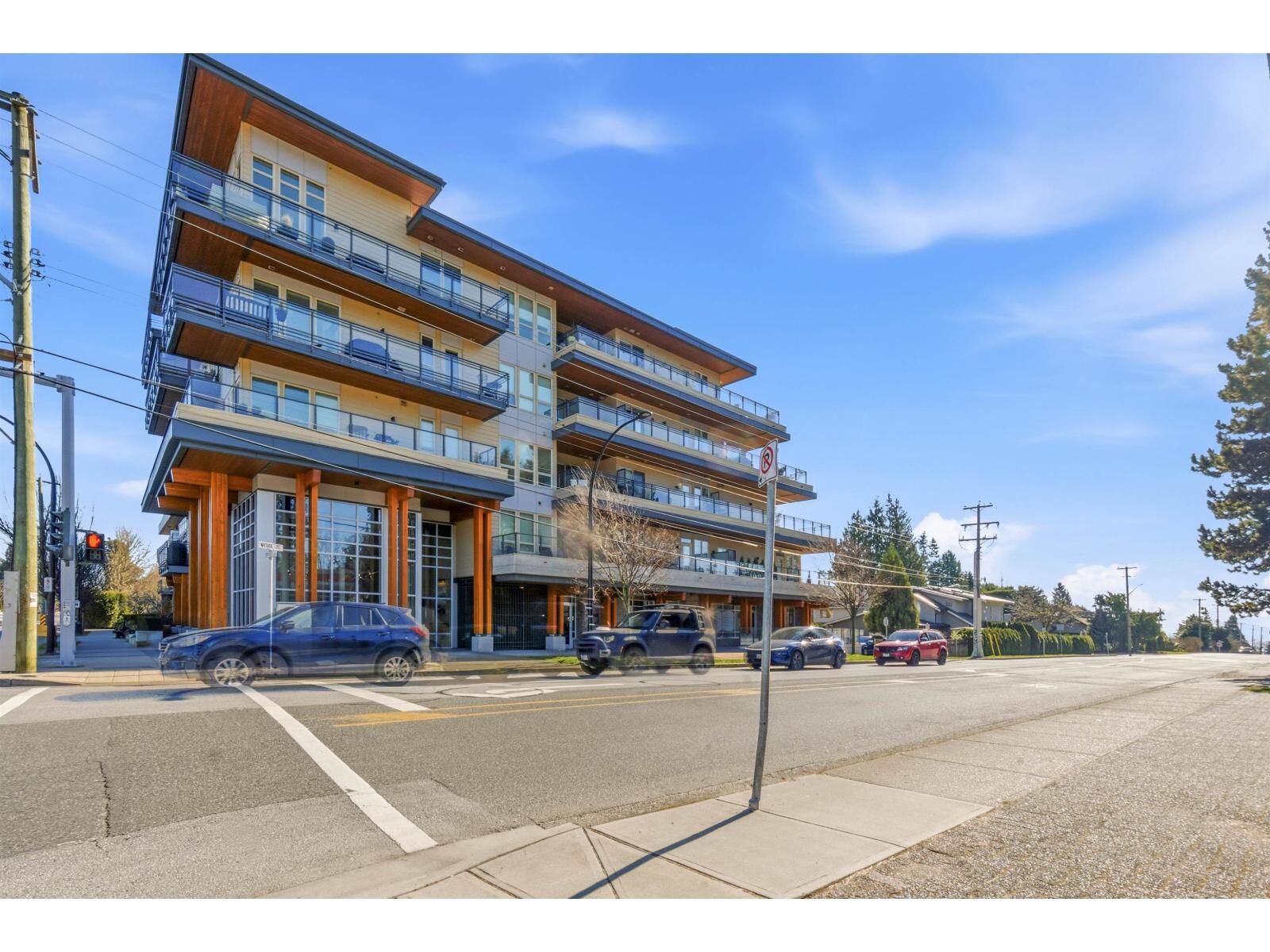 Property Photo:  14022 North Bluff Road 313  BC V4B 0B7 