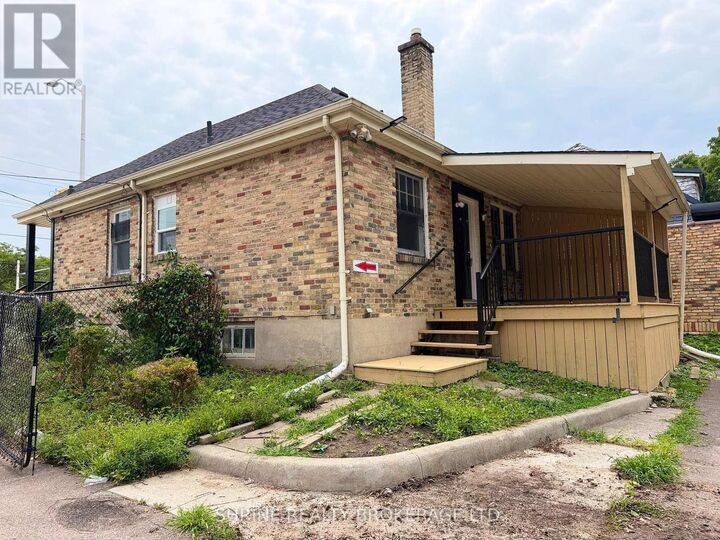 Property Photo: 367 Springbank Drive ON N6J 1G7