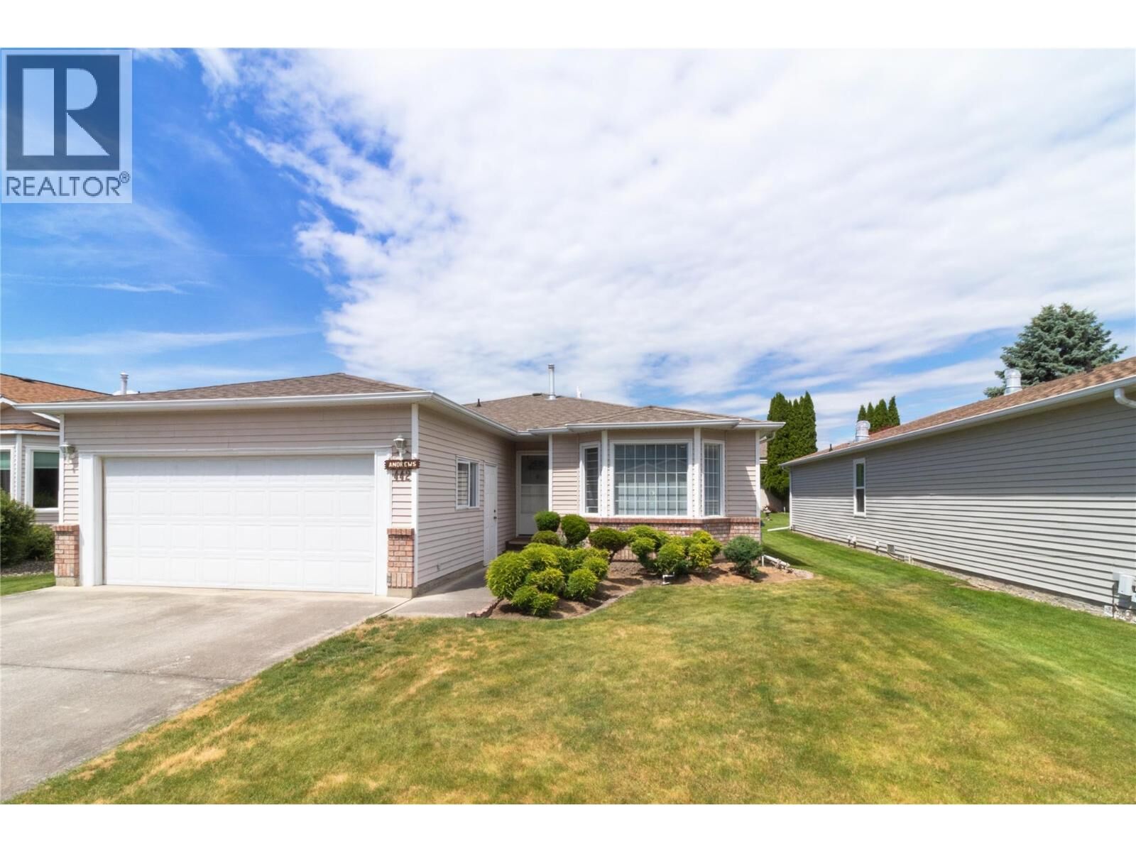 Property Photo:  1260 Raymer Avenue 442  BC V1W 3S5 