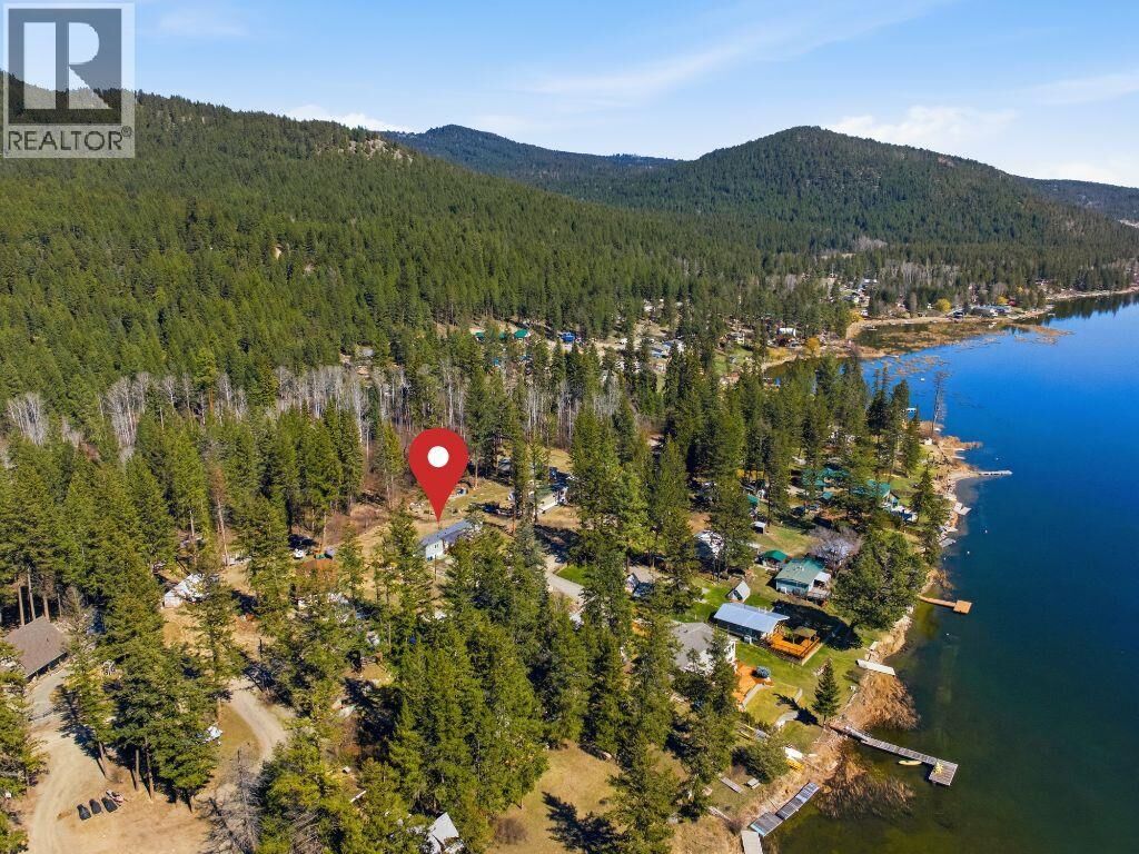 Property Photo: 2263 Ojibway Road BC V2H 1P1