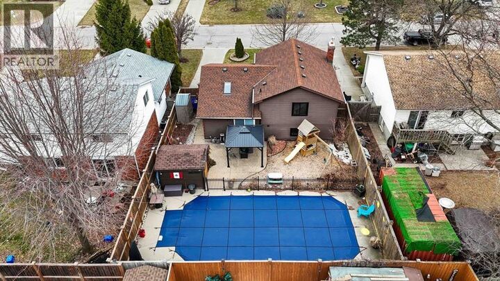 Property Photo:  109 Hastings Crescent  ON N7S 5K4 