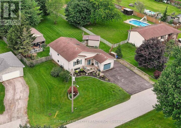 Property Photo: 17 Rose Street ON N0L 2M0