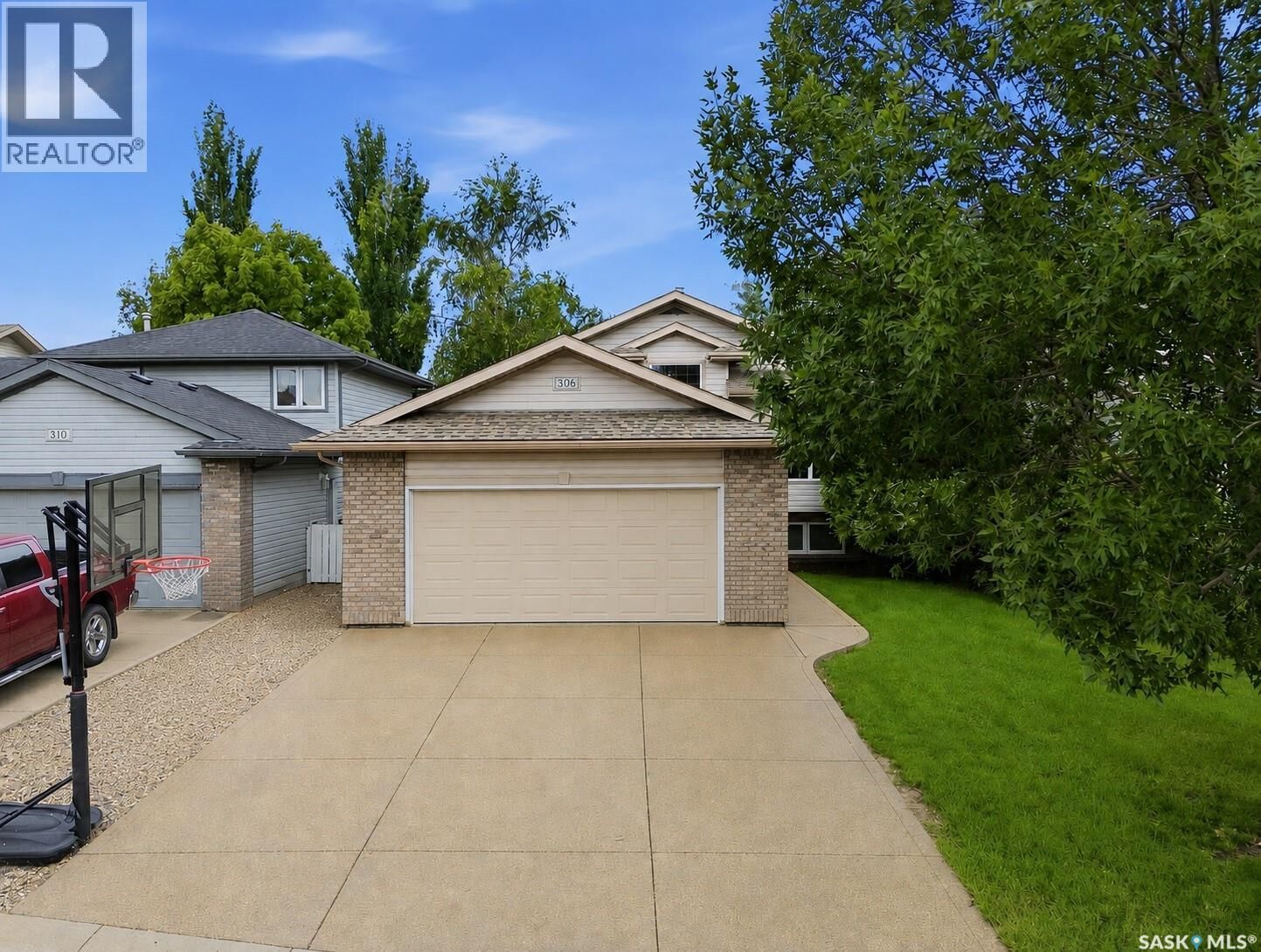 Property Photo: 306 Kucey Crescent SK S7N 4T2