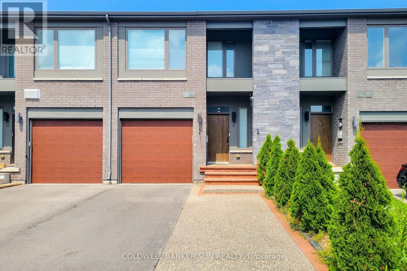 Photo de la propriété:  8 Bedrock Drive  ON L8J 0K6 