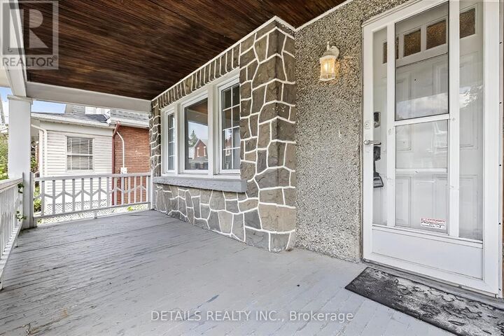 Property Photo:  18 Oxford Street  ON K1Y 2R7 