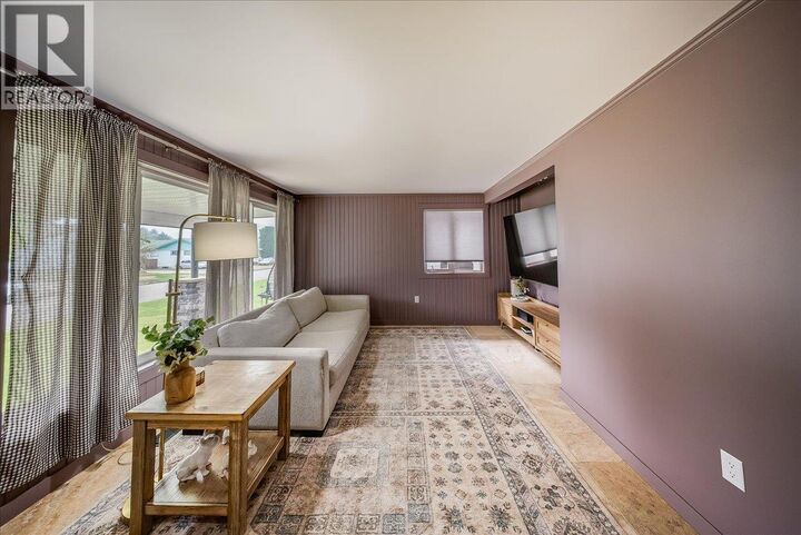 Property Photo:  1021 Regan Crescent  BC V1R 1C2 
