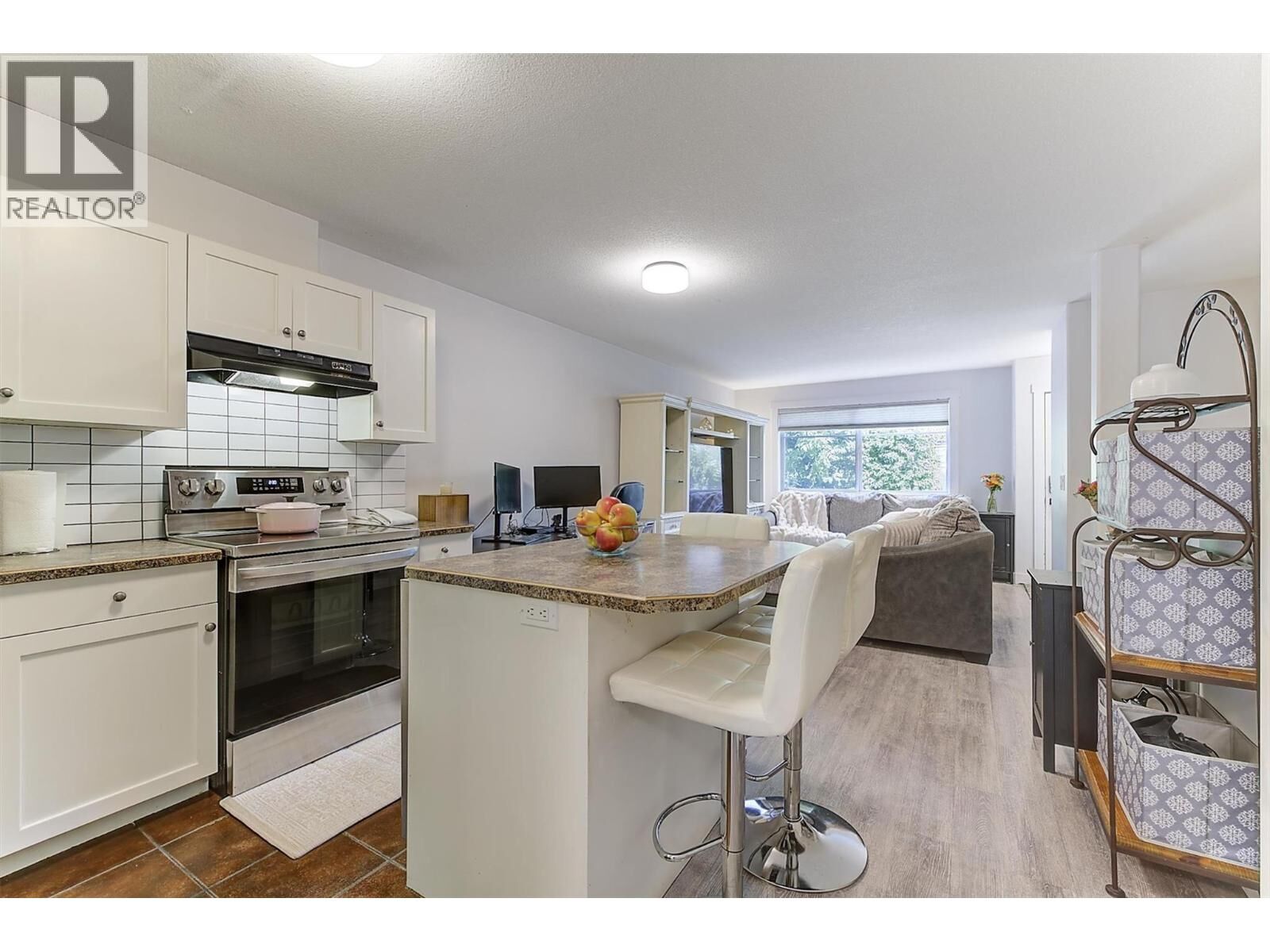Property Photo:  1390 Dilworth Crescent 113  BC V1Y 4M5 