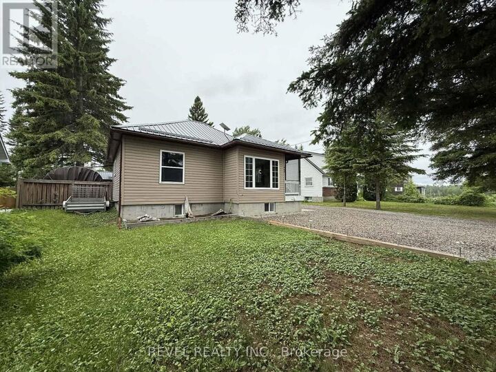 Property Photo:  445 Fourth Avenue  ON P0K 1N0 