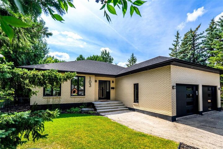 Property Photo: 103 Glenmoor Place MB R2E 0G8