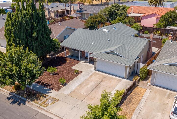 Property Photo: 1486 Scaraway Dr CA 95132