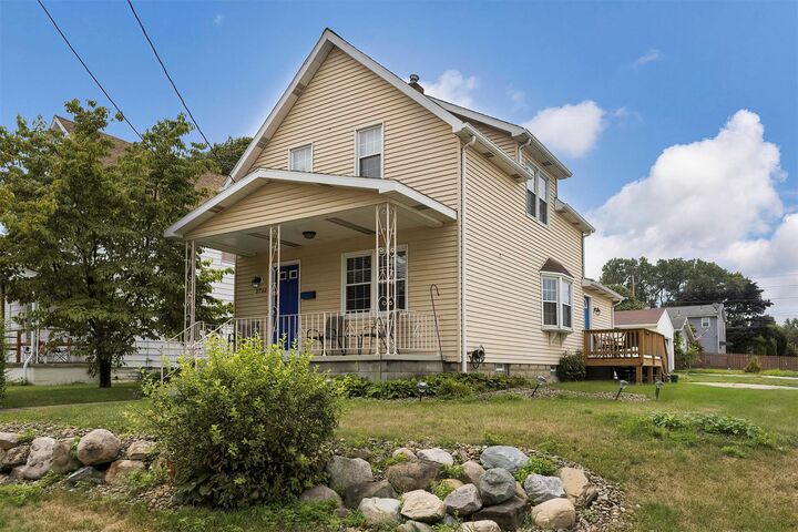 Property Photo:  2702 Washington Avenue  PA 16508 