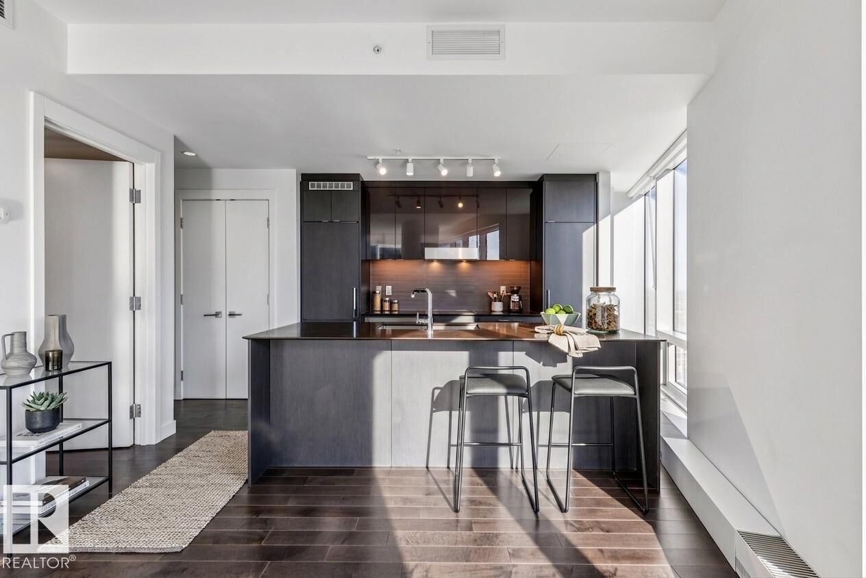 Property Photo: 10360 102 Street NW 3108 AB T5J 0K6