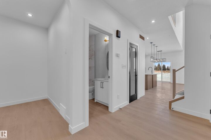 Property Photo: 5 Grayson Green AB T7Z 0P3