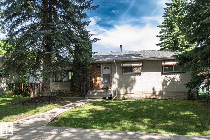 Property Photo:  10726 70 Avenue NW  AB T6H 2G5 