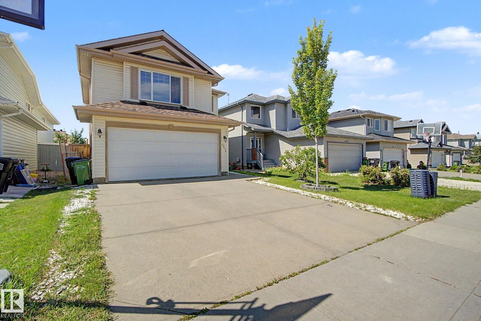 Property Photo: 3236 21 Street NW AB T6T 0A8