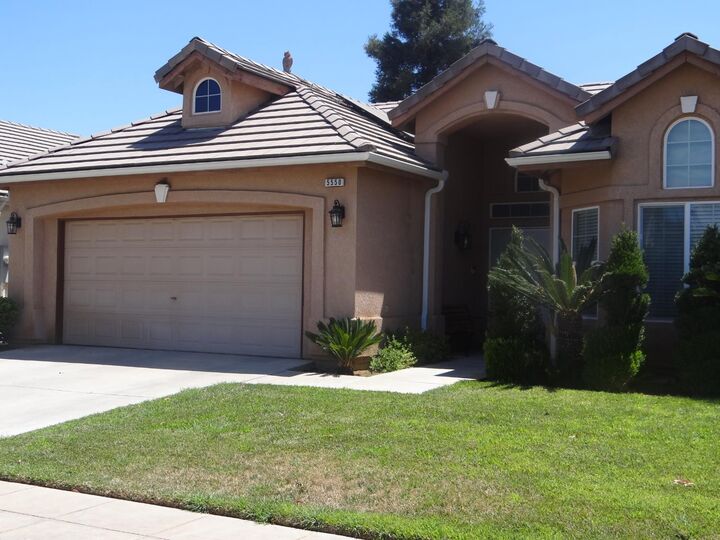Property Photo:  5550 N Cresta Avenue  CA 93723 