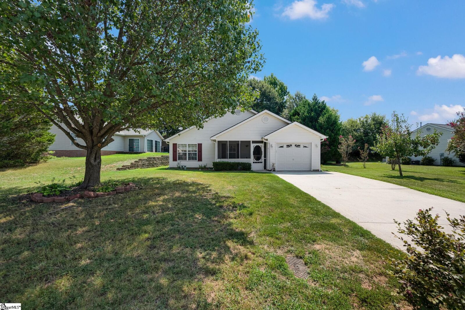 Property Photo: 611 Hunters Lane SC 29625